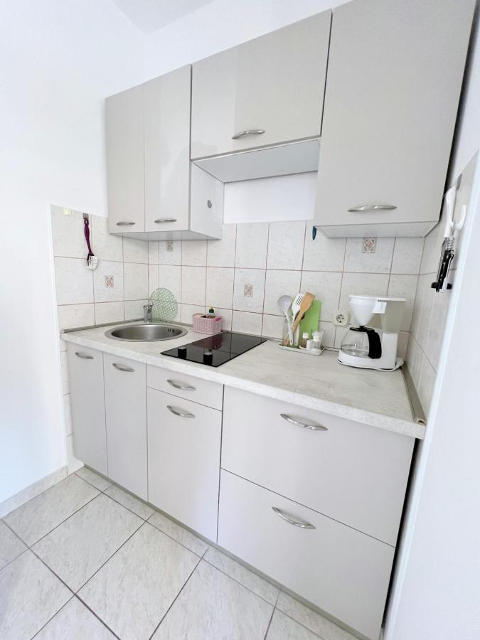Miramar Apartments Banjol Dış mekan fotoğraf