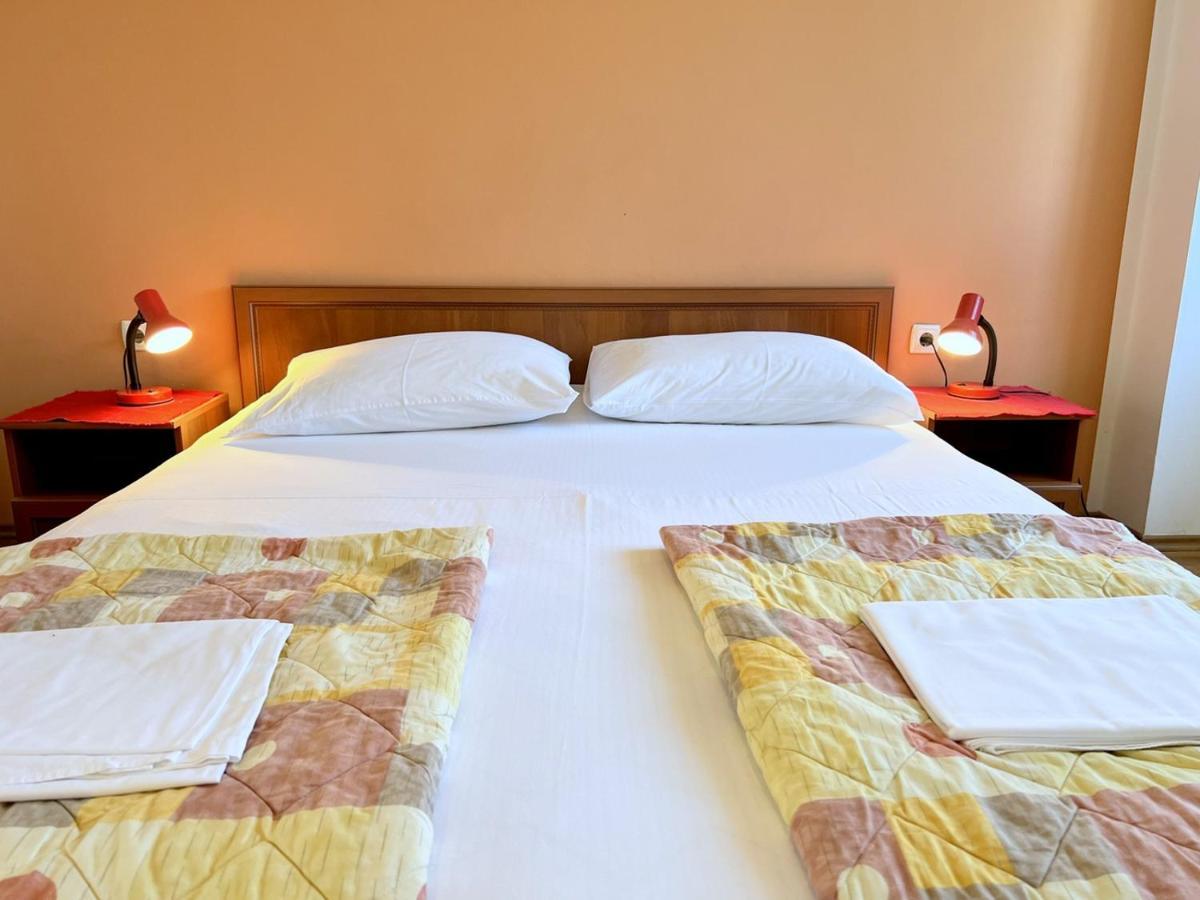 Miramar Apartments Banjol Dış mekan fotoğraf