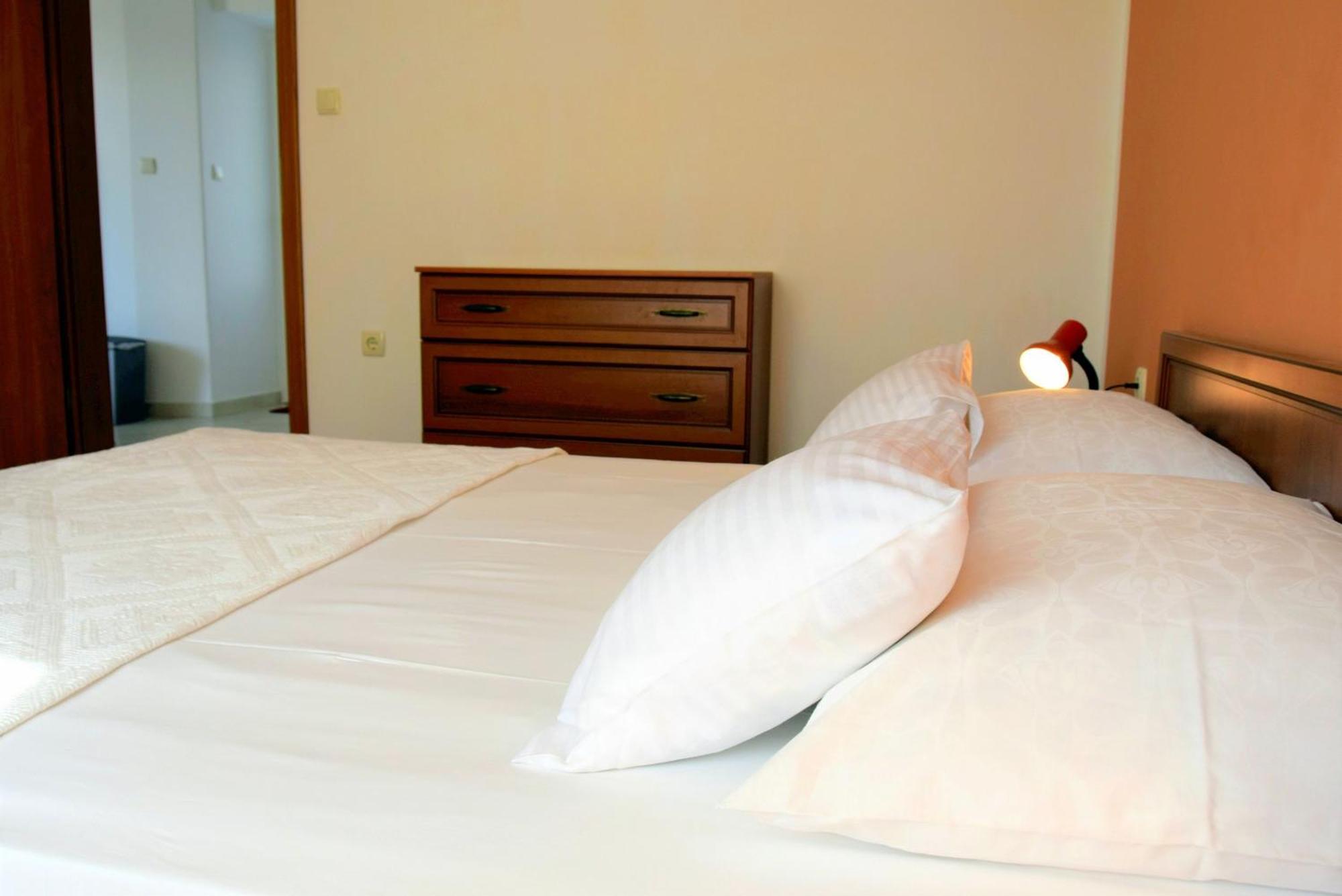 Miramar Apartments Banjol Dış mekan fotoğraf