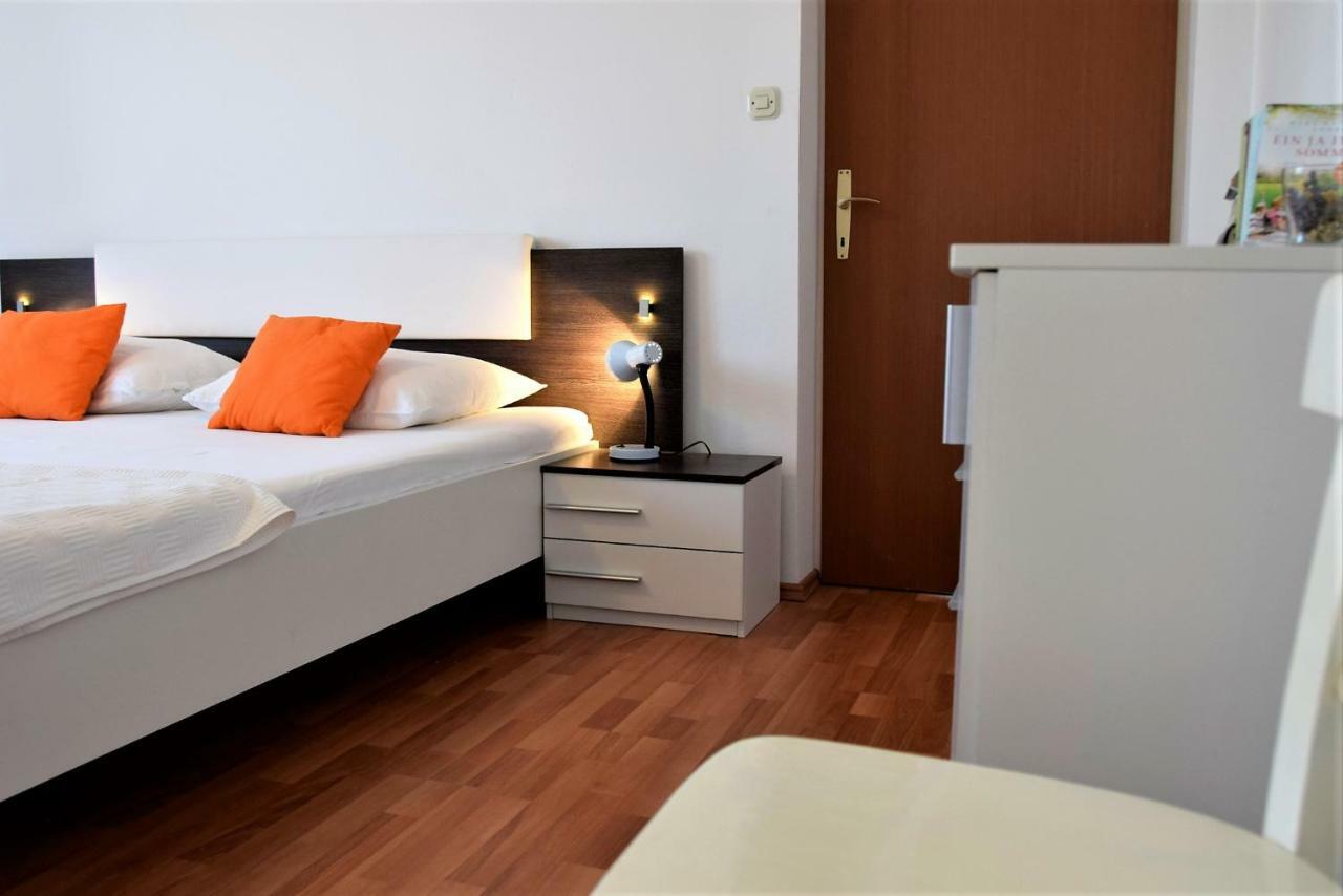 Miramar Apartments Banjol Dış mekan fotoğraf